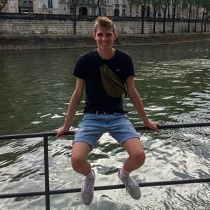 Meet your Posher, Ethan